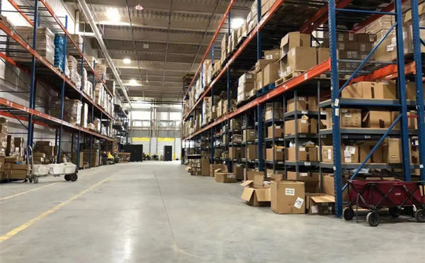 Third-party overseas warehouse